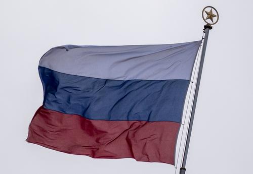 На здании посольства России в Киеве спустили флаг