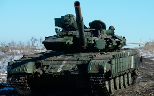 На выезде из Харькова группа неизвестных захватила танк ВСУ
