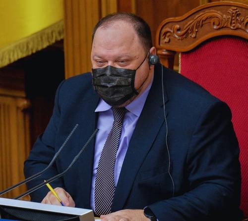 Верховная Рада Украины поддержала введение военного положения в стране, о котором заявил Зеленский