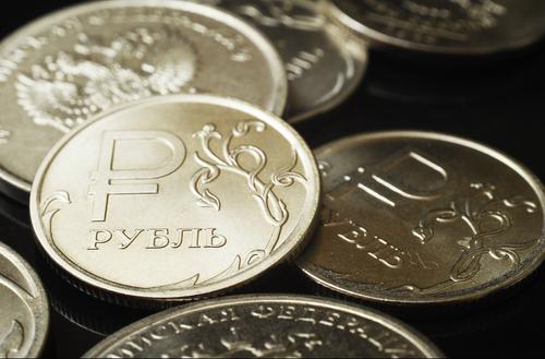 Исторический максимум в 90 рублей обновил курс доллара на Мосбирже