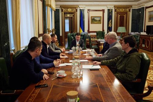 Зеленский 24 февраля объявил: Украина разорвала дипломатические отношения с Россией 