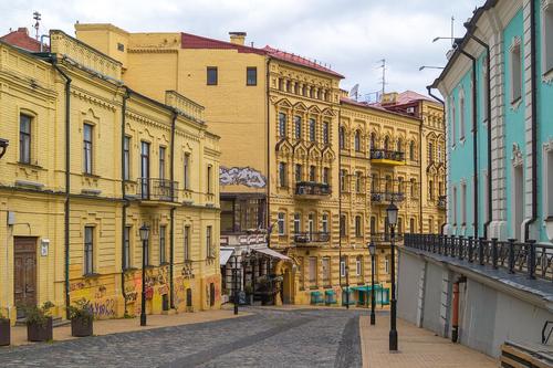 На Украине утром прогремели несколько взрывов в разных районах Киева, в Троещине  - шесть