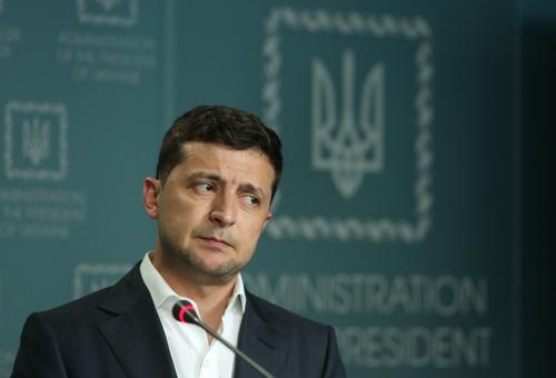 Володин, ссылаясь на слова украинских депутатов, рассказал, что Зеленский уехал во Львов 