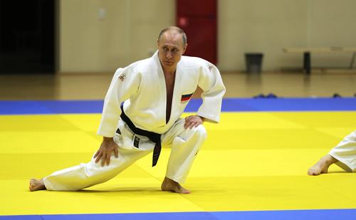 Владимира Путина лишили звания почетного президента Международной федерации дзюдо