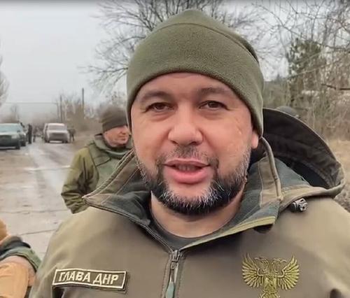 На линии фронта у Мариуполя глава ДНР Пушилин вручил награды бойцам-освободителям