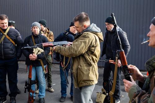 В Раде Украины одобрили снятие ограничений на использование оружия не военными гражданами