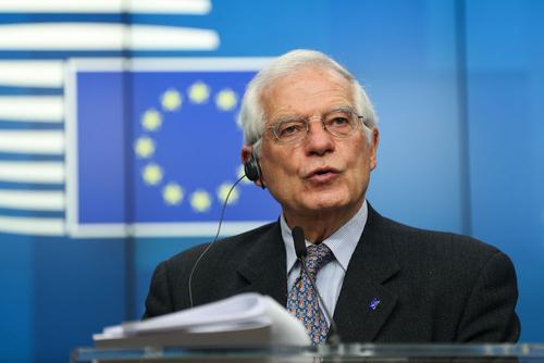 Боррель заявил, что Евросоюз не будет просить Зеленского покинуть Киев