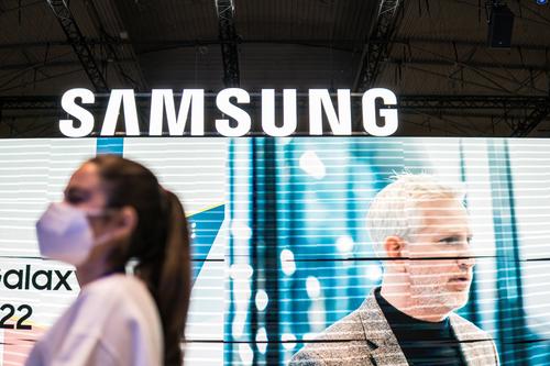 Samsung приостановит поставки телефонов в Россию