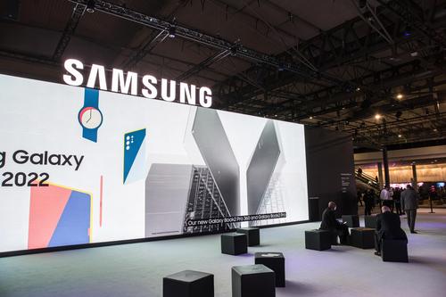 РИА Новости: Samsung  в ближайшее время возобновит работу в России в обычном режиме