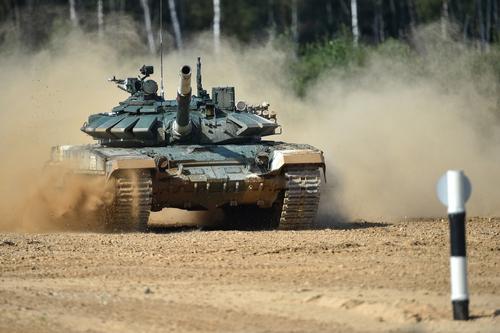 Минобороны РФ показало кадры с выдвижением танкового подразделения в Киевской области в ходе операции на Украине