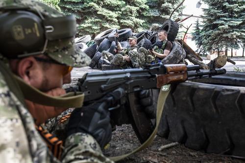 Конашенков: военные ДНР установили контроль над кварталом Осоавиахим в Мариуполе 