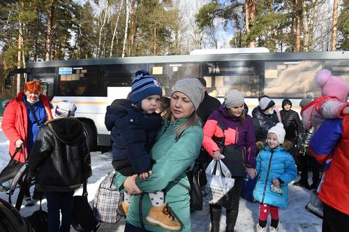 Глава ДНР подписал указ об обеспечении сирот всем необходимым до 23 лет