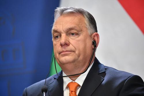 Премьер Венгрии Виктор Орбан: главы ЕС договорились не вводить санкции в отношении поставок нефти и газа из РФ