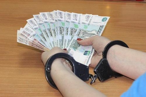 В Челябинской области женщина украла сто тысяч из банкомата