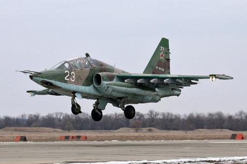 Минобороны России показало видео уничтожения штурмовиками Су-25 складов с боеприпасами армии Украины 