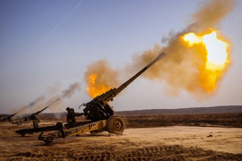 Российская артиллерия уничтожила в Киевской области позиции украинских националистов, обнаруженные с помощью дрона