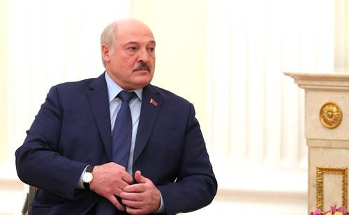 Лукашенко выразил мнение, что Путин предлагает Зеленскому абсолютно приемлемый вариант договора