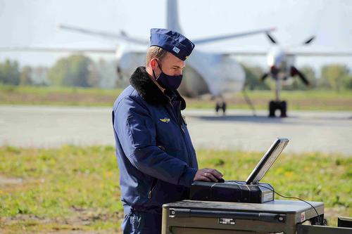 Минобороны России показало кадры уничтожения бронетехники Украины высокоточным ракетным ударом дрона «Форпост»