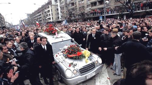 Как сербы относятся к Слободану Милошевичу, и почему его хоронили как героя