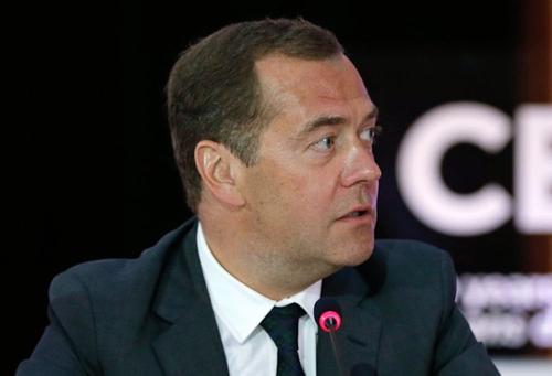 Зампредседателя Совбеза Медведев: США ошибаются, думая, что у них нет конкурентов в мире