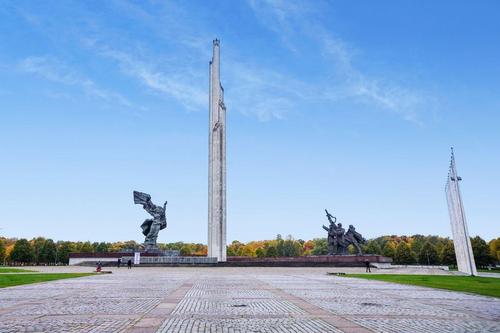 Рижские власти отложили вопрос о демонтаже памятника Освободителям Риги