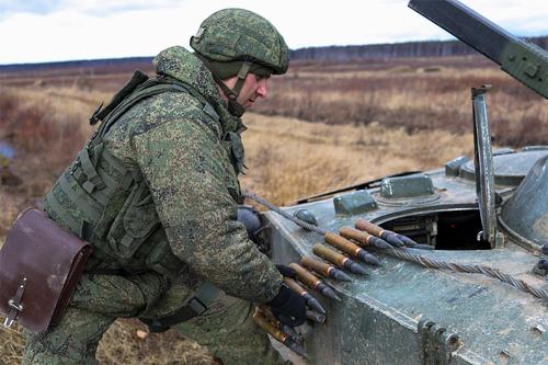 Конашенков: российские войска ведут бои за освобождение Новомихайловки и Новобахмутовки в Донбассе