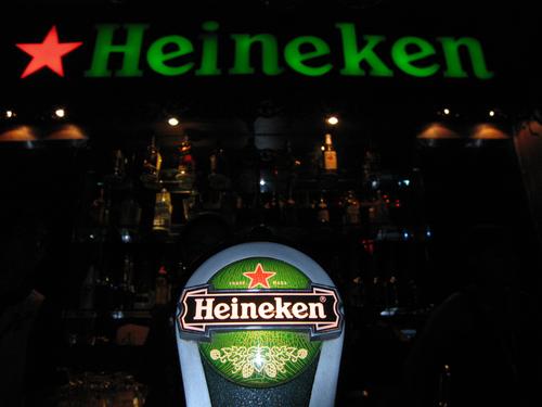 Heineken передаст бизнес новым владельцам, а на время перехода продолжит выплачивать зарплаты сотрудникам 