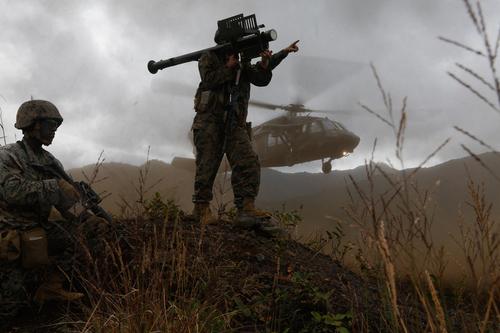 РИА Новости: США готовятся направить в район боевых действий на Украине экс-военнослужащих афганской национальной армии