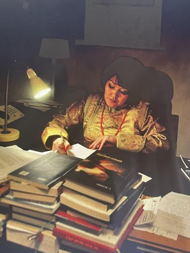 Монгольская поэтесса и драматург написала открытое письмо своей подруге и  всем россиянам