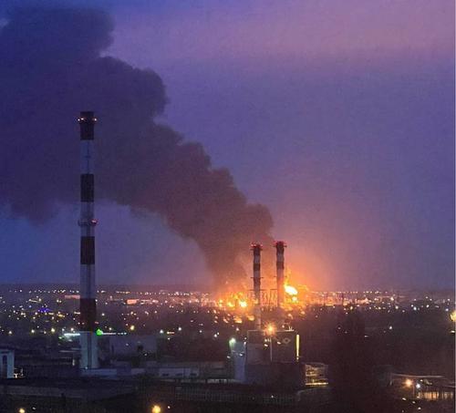 Губернатор Белгородской области Гладков сообщил о сильном пожаре на нефтебазе в Белгороде 