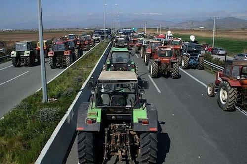 Молдавские фермеры на тракторах готовят поход на Кишинёв