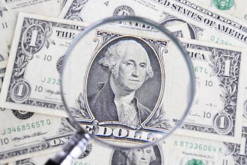 Юрист Ковалик выразил мнение, что доллар постепенно будет терять свою ценность