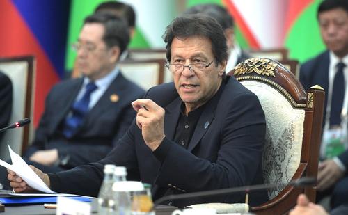 Премьер-министр Пакистана Имран Хан распустил кабинет министров 