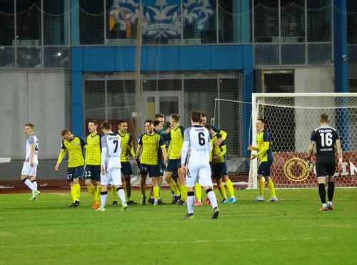 Челябинские футболисты сыграли первый матч после межсезонья