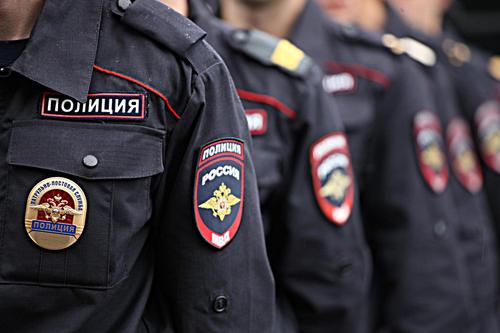 В Хабаровске злоумышленники под видом полицейских похищали телефоны и украшения 