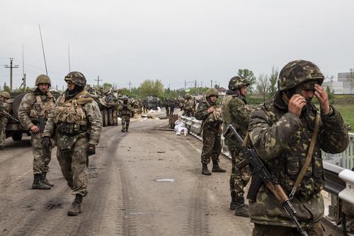 Конашенков: войска ДНР в ходе наступления полностью зачистили от украинских националистов поселок Сладкое в Донбассе