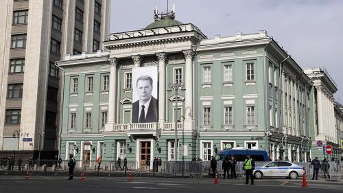 Сотни людей собрались проститься с Владимиром Жириновским, Владимир Путин приехал в Дом Союзов
