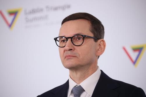 Премьер Польши Моравецкий призвал ввести новые санкции против России на фоне сообщений о применении химоружия в Мариуполе