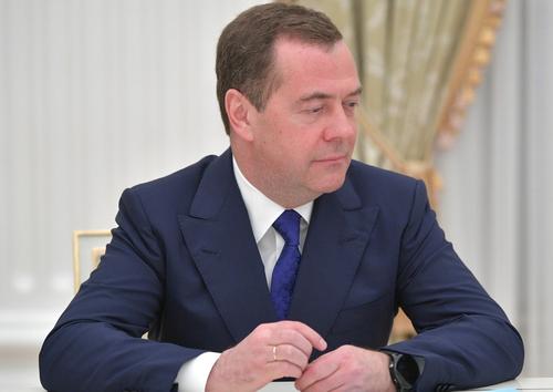 Медведев посоветовал желающим в Киеве обменять Медведчука на пленных крепко запирать двери, чтобы не попасть в число обмениваемых