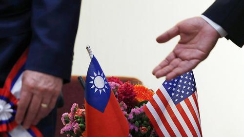 На Тайвань прибыла делегация конгрессменов США