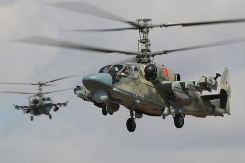 Минобороны России выложило видео уничтожения замаскированной огневой позиции артдивизиона Украины ракетами с вертолетов Ка-52