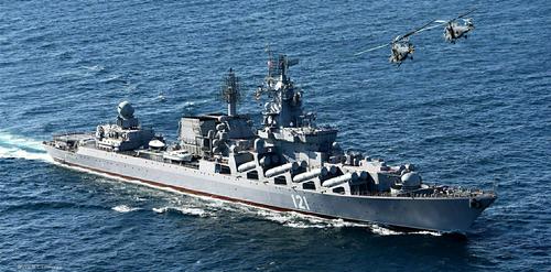 Минобороны РФ сообщило, что крейсер «Москва» затонул при буксировке в условиях шторма