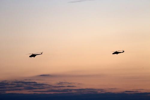 Вертолетчики Росгвардии уничтожили группу украинских националистов и военную технику в тылу противника