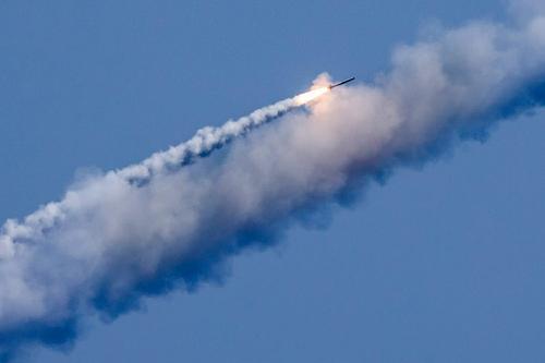 Минобороны РФ показало на видео пуск ракет «Калибр» по военным объектам Украины с фрегата в Черном море