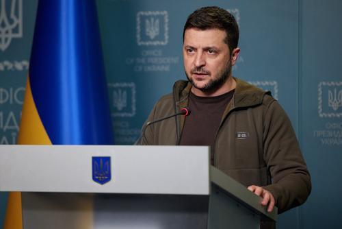 Зеленский заявил, что Украина начала получать от своих партнеров «то оружие, о котором просила»