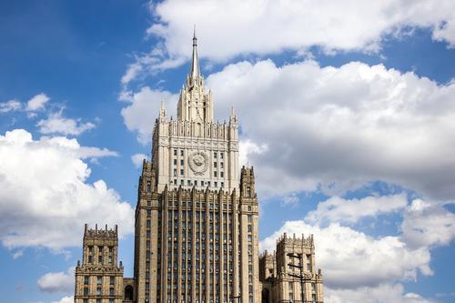 Посла ФРГ вызвали в МИД России и объявили о высылке из РФ 40 сотрудников дипломатических учреждений 