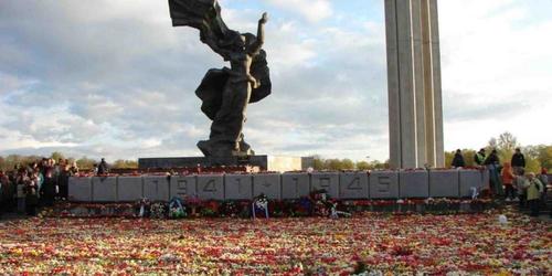 Какое отношение памятник Освободителям Риги имеет к спецоперации?