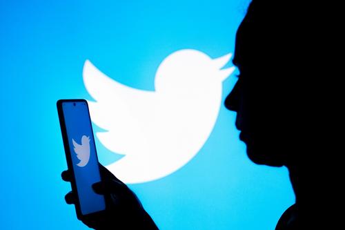 Суд Москвы обязал Twitter выплатить 3 млн руб. штрафа за инструкцию «коктейля Молотова»