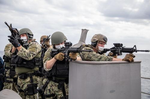 В Конгресс США внесена законодательная инициатива, которая предполагает отправку военнослужащих США в Украину