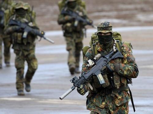 Оперативная съемка с беспилотника: «ЧВК Вагнера» захватывают бойцов ВСУ